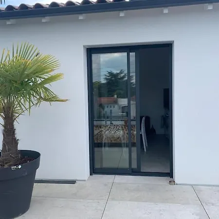Maison Terrasse Proche Centre Ville Et Ile De Re La Rochelle  Buitenkant foto