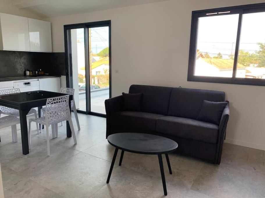 Maison Terrasse Proche Centre Et Ile De Re *